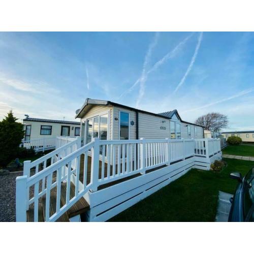 2 BED HOLIDAY HOME, DECKING & SITE FEES INCLUDED! BEACH LOCATION, RHYL