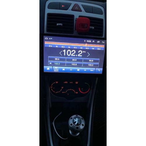 Touch screen radio, sat nav, Bluetooth, universal for any car new condition hardly used