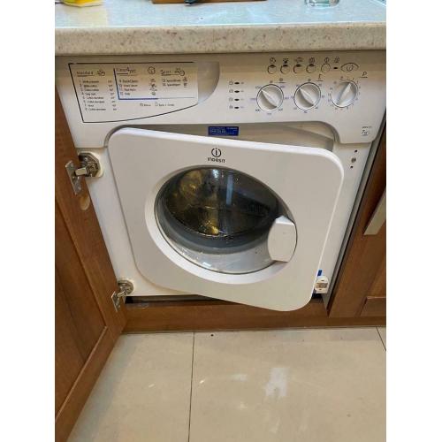 Fully working Hotpoint Washing Machine (integrated)