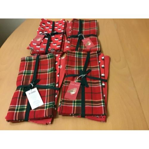 LAURA ASHLEY LARGE BRAND NEW WITH TAGS XMAS TABLE NAPKINS