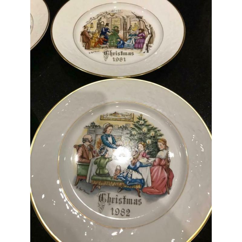 Royal Worcester full set of collectible Christmas plates