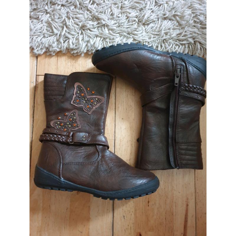 BRAND NEW Leather boots 13