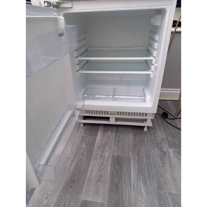 Cata BU60LFA integrated fridge