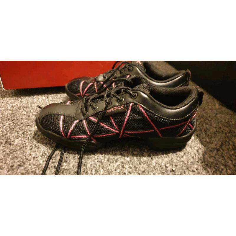 Capazio dance shoes size 3