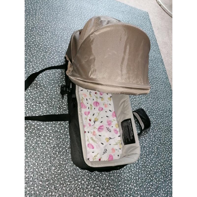 Baby Jogger bassinet with adapters