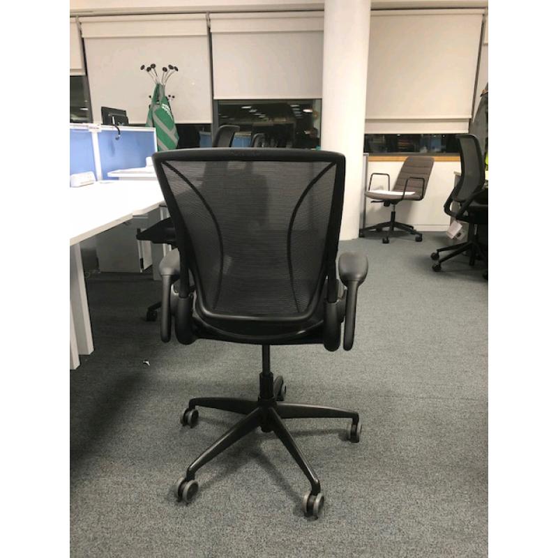 Humanscale Diffrient ergonomic Mesh Back Office Swivel Chairs . 30 lef