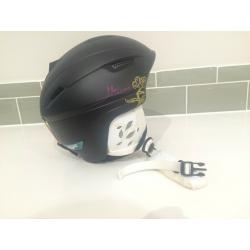 Salomon Icon Origins Custom Air Womens Black Ski / Snowboarding Helmet, In perfect condition, as new