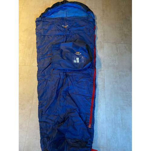 Halfords Malvern junior sleeping bag