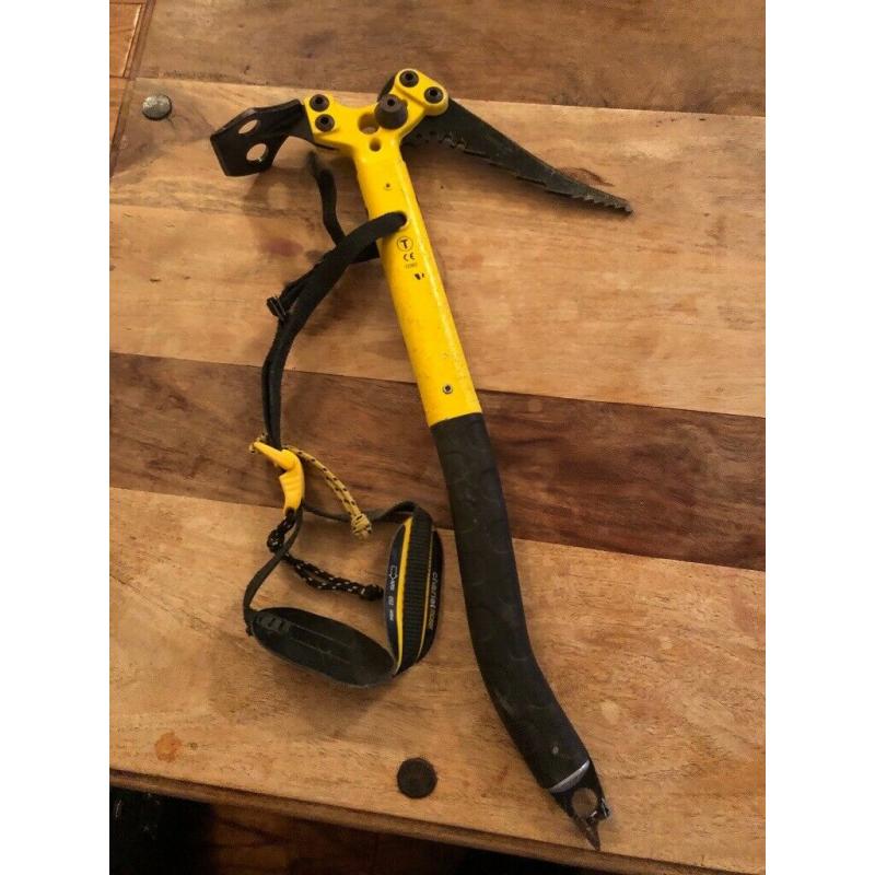 Charlet moser ice axe