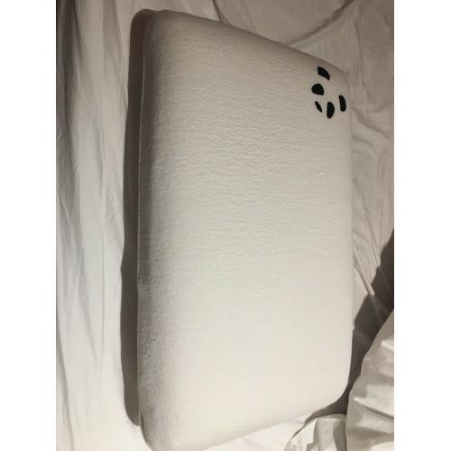 Panda memory foam pillow good as new