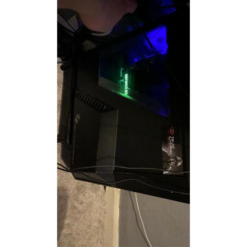 Gaming pc with monitor and XBOX SERIES X