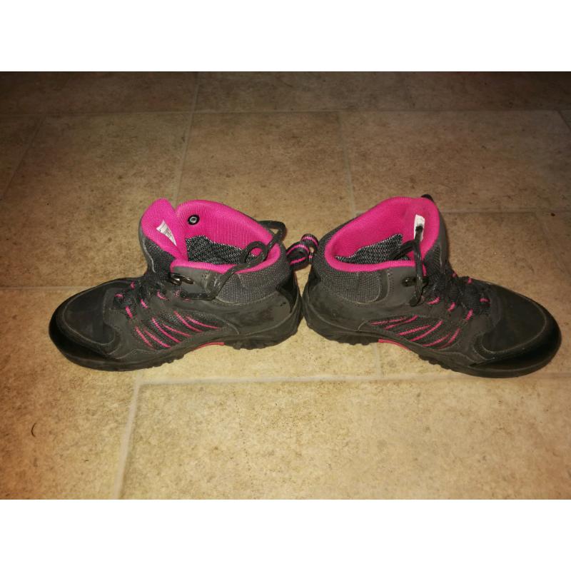 Gelert Walking Boots (child size 12)